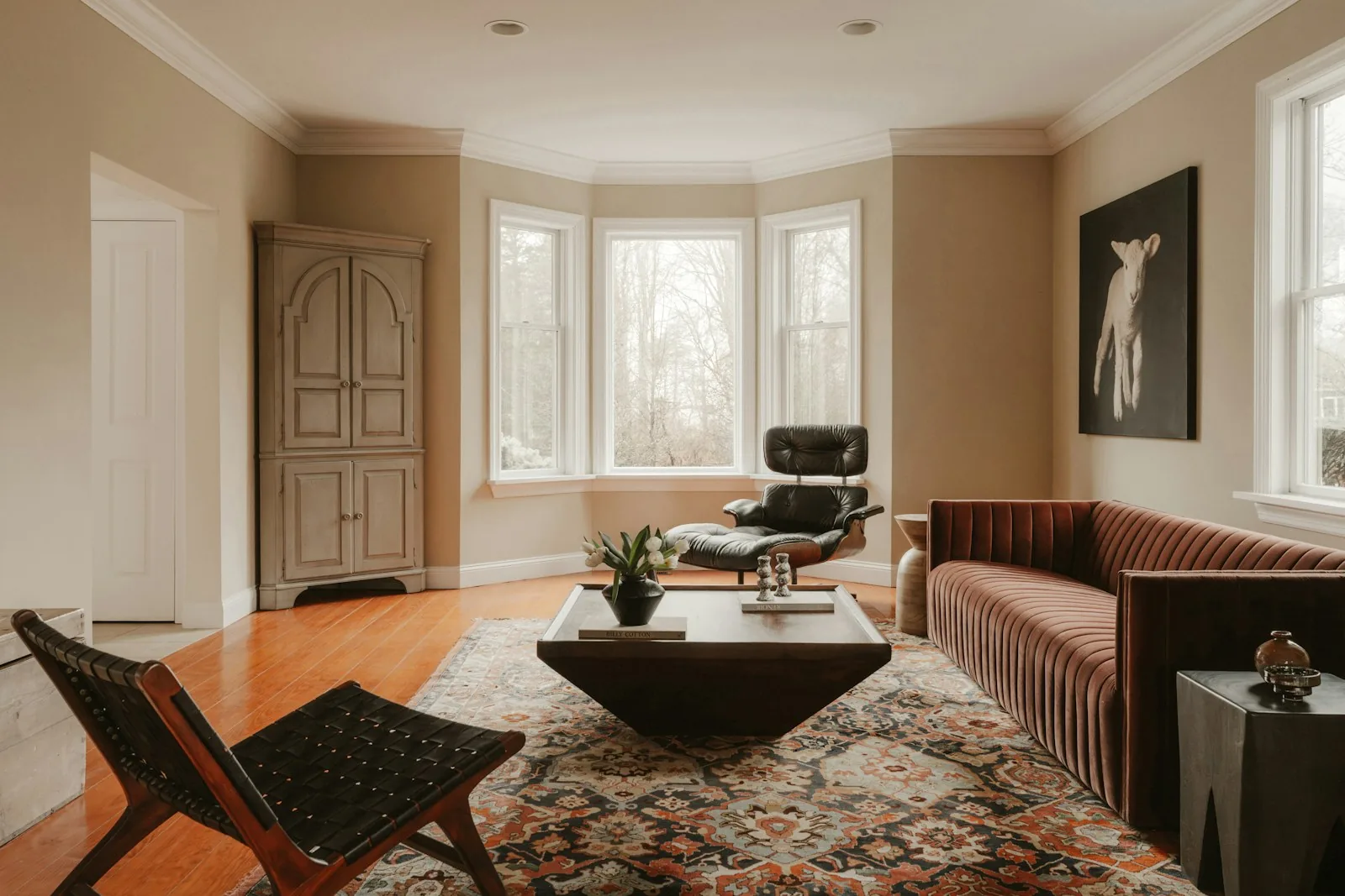 Sala de apartamento como referencia para una guía de consignación en Cali